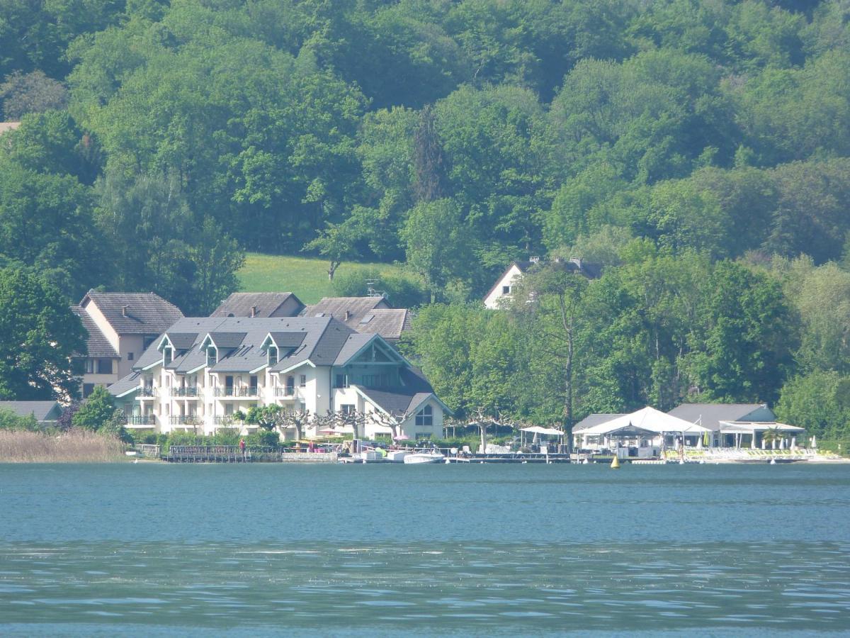 Au bord du lac d’Annecy, logement type Loft, dans résidence avec plage et ponton privée Duingt Esterno foto