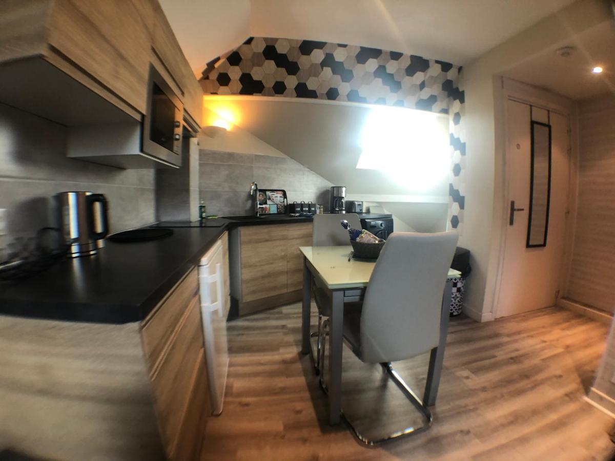 Au bord du lac d’Annecy, logement type Loft, dans résidence avec plage et ponton privée Duingt Esterno foto