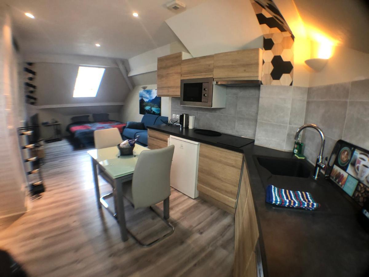 Au bord du lac d’Annecy, logement type Loft, dans résidence avec plage et ponton privée Duingt Esterno foto