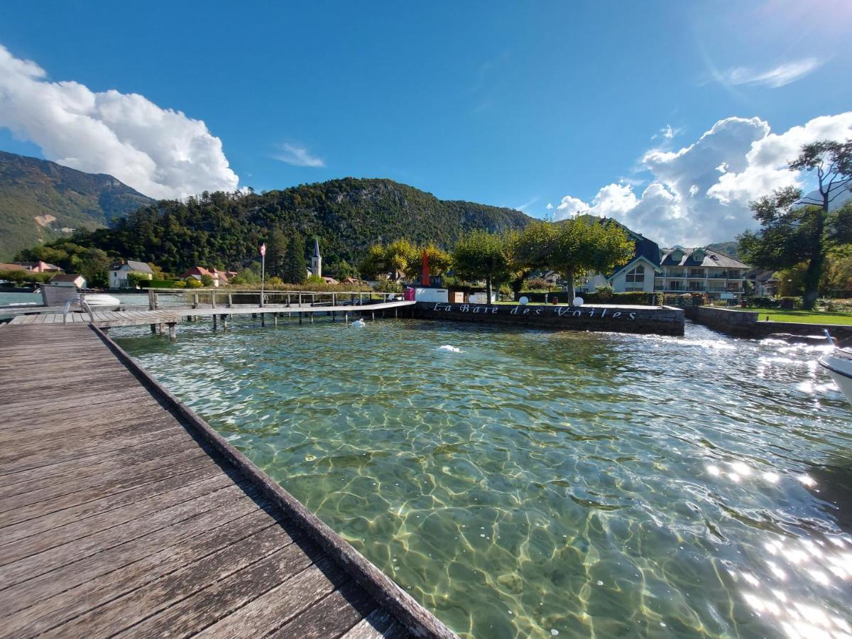 Au bord du lac d’Annecy, logement type Loft, dans résidence avec plage et ponton privée Duingt Esterno foto